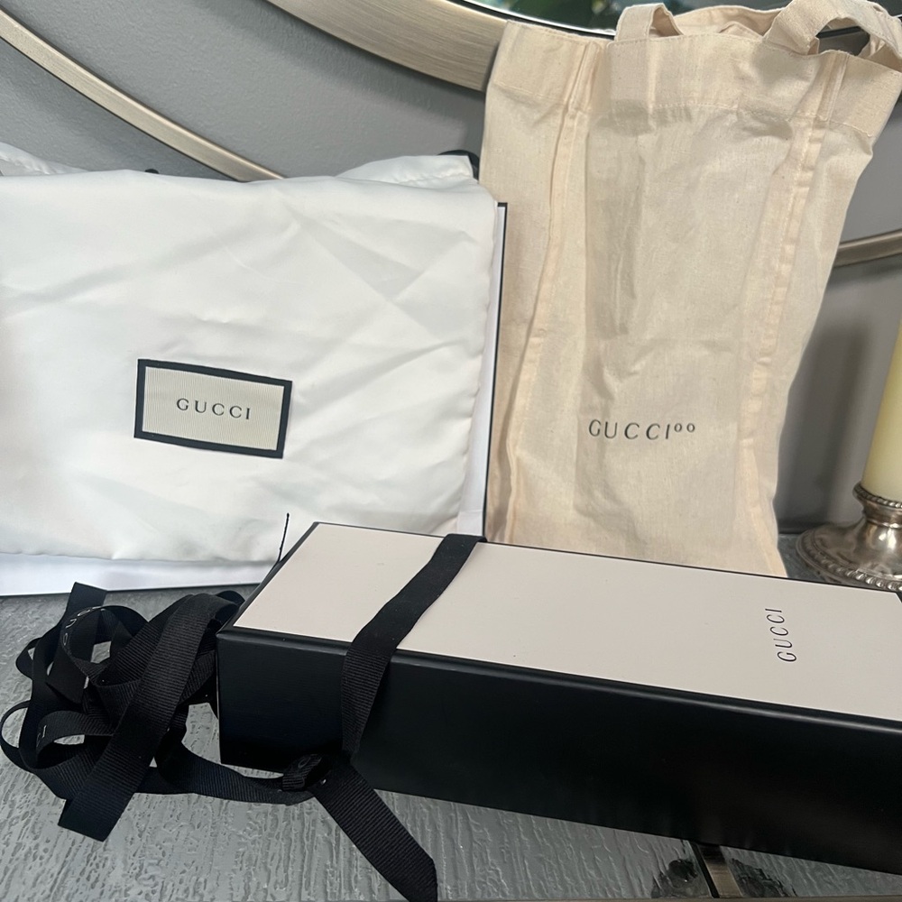 Gucci Box with pouch and tote bag - Picture 2 of 2